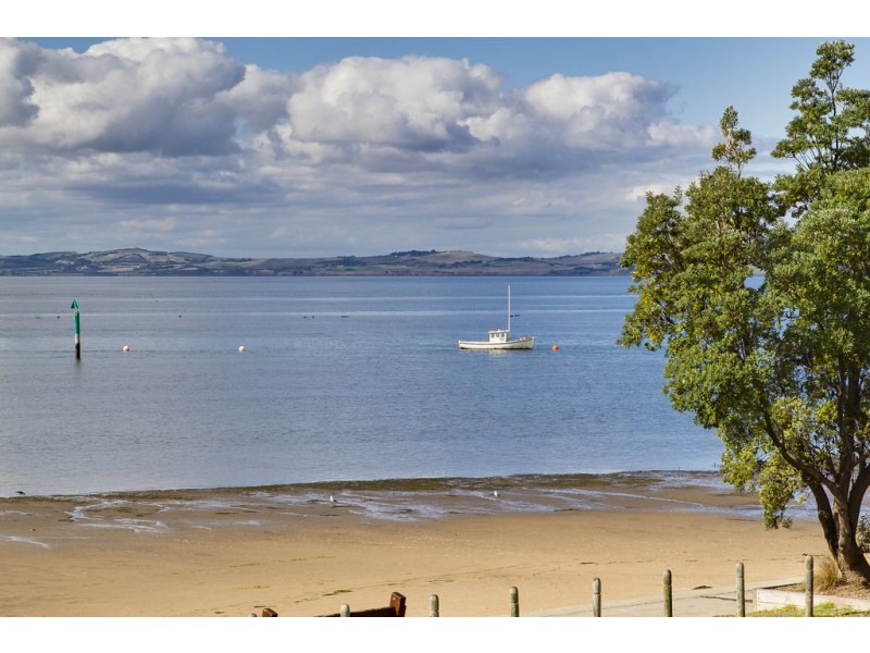 10 Beach Road, Rhyll VIC 3923