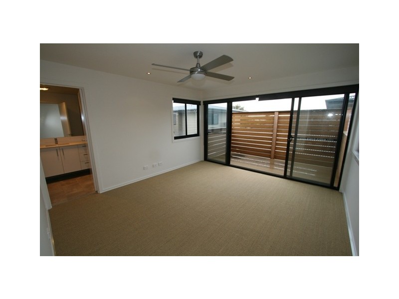 2/5 Wynne Road, San Remo VIC 3925