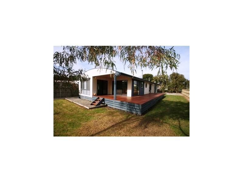 32 Ti-Tree Drive, Cowes VIC 3922