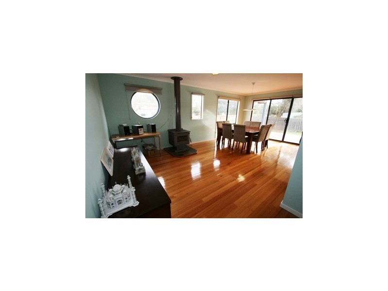 32 Ti-Tree Drive, Cowes VIC 3922