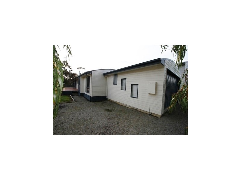 32 Ti-Tree Drive, Cowes VIC 3922