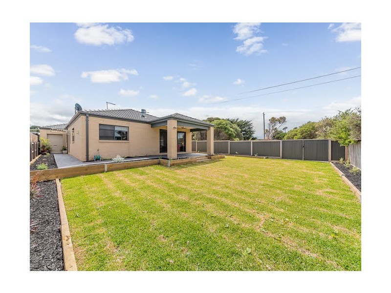 1 Gemma Street, Sunderland Bay VIC 3922