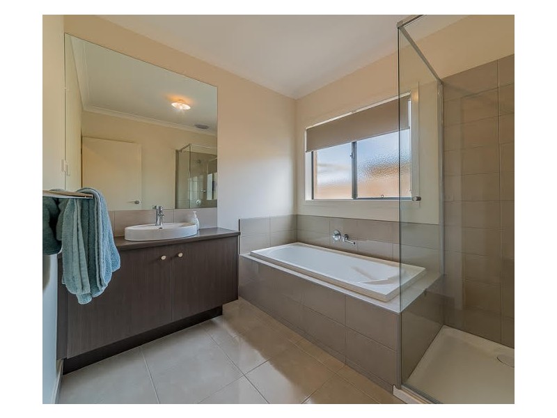 1 Gemma Street, Sunderland Bay VIC 3922