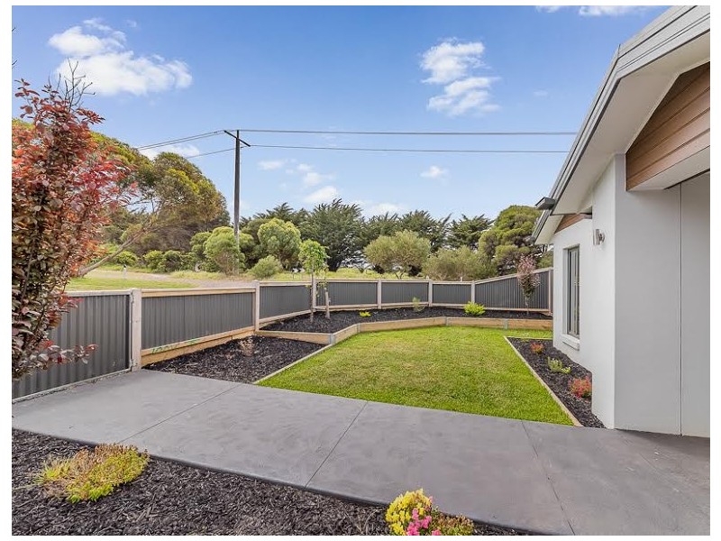 1 Gemma Street, Sunderland Bay VIC 3922