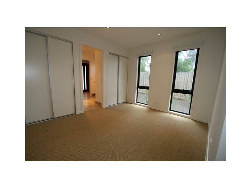 2/5 Wynne Road, San Remo VIC 3925