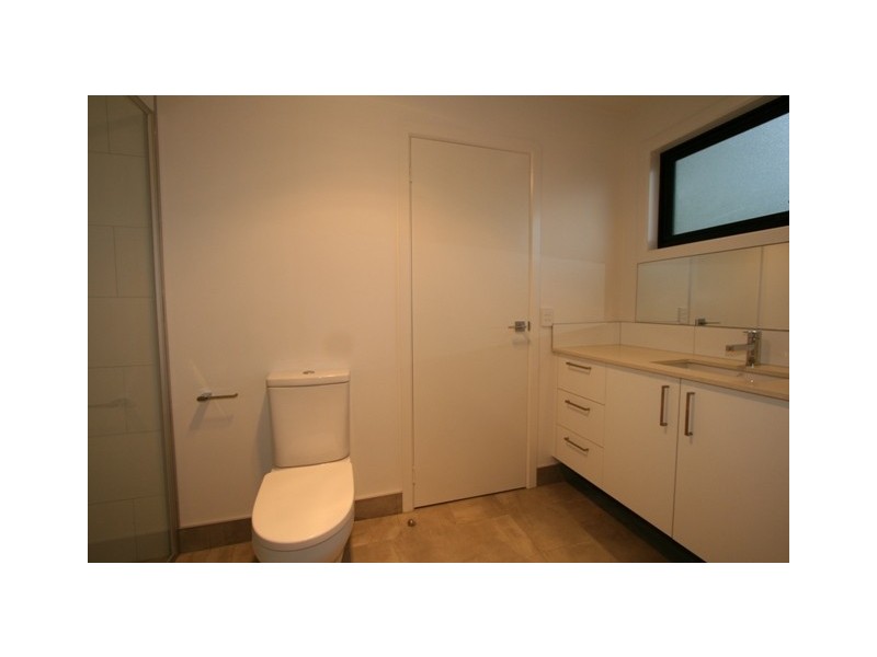 2/5 Wynne Road, San Remo VIC 3925