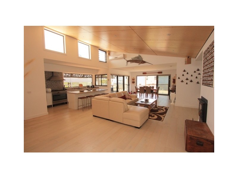 8 Bayview Avenue, Surf Beach VIC 3922