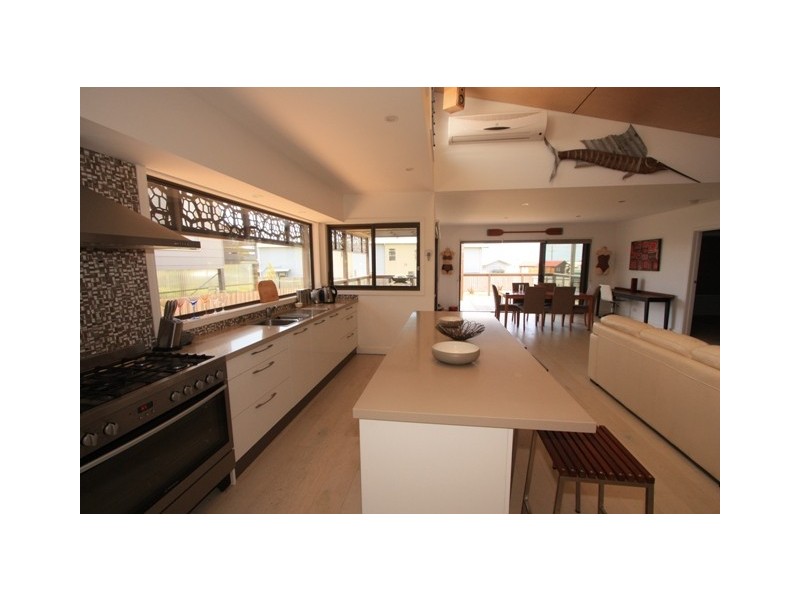 8 Bayview Avenue, Surf Beach VIC 3922