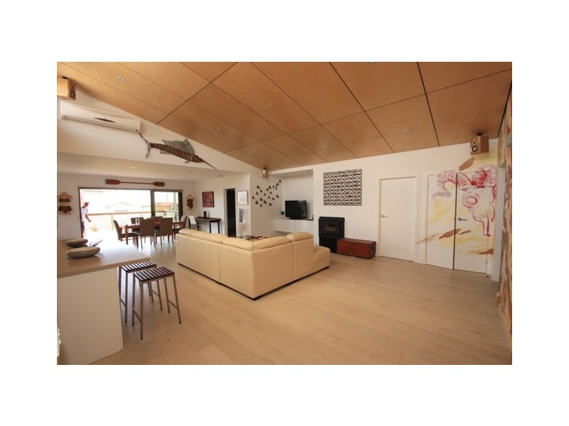 8 Bayview Avenue, Surf Beach VIC 3922