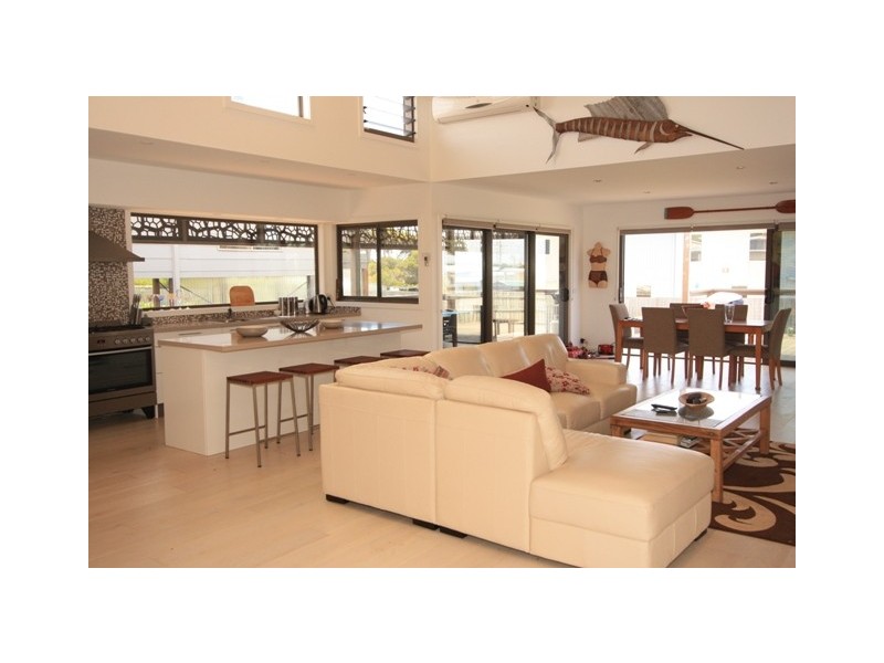 8 Bayview Avenue, Surf Beach VIC 3922