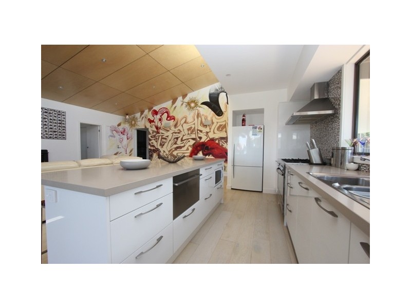 8 Bayview Avenue, Surf Beach VIC 3922