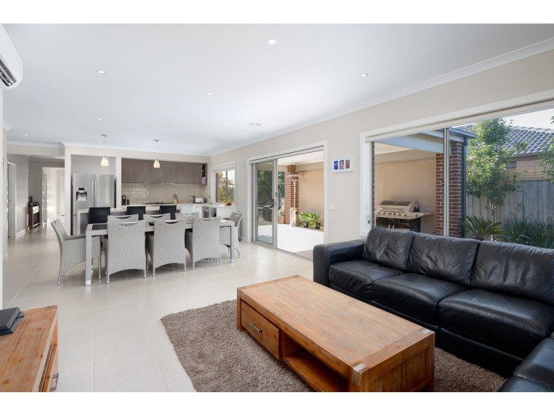 7 Blossom Road, Cowes VIC 3922