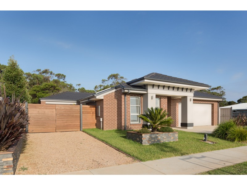 7 Blossom Road, Cowes VIC 3922