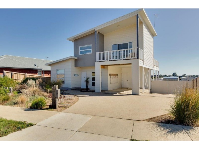 12 Echidna Grove, Cowes VIC 3922