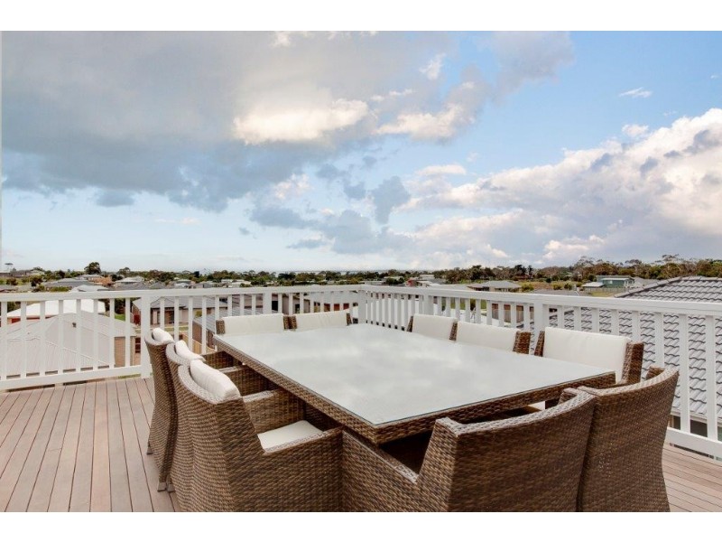 12 Echidna Grove, Cowes VIC 3922