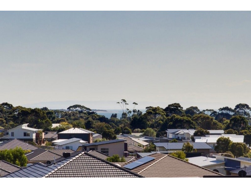 12 Echidna Grove, Cowes VIC 3922