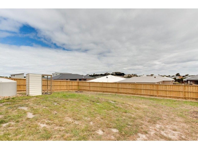12 Echidna Grove, Cowes VIC 3922