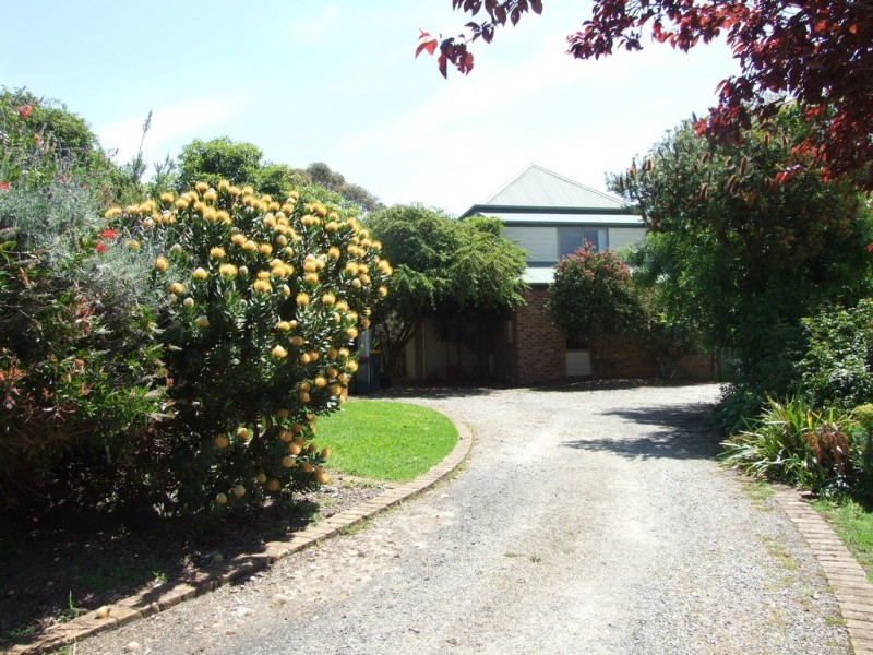 12 West Court, Cowes VIC 3922