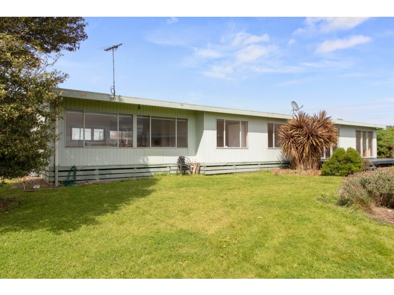 8 Highview Crescent, Surf Beach VIC 3922