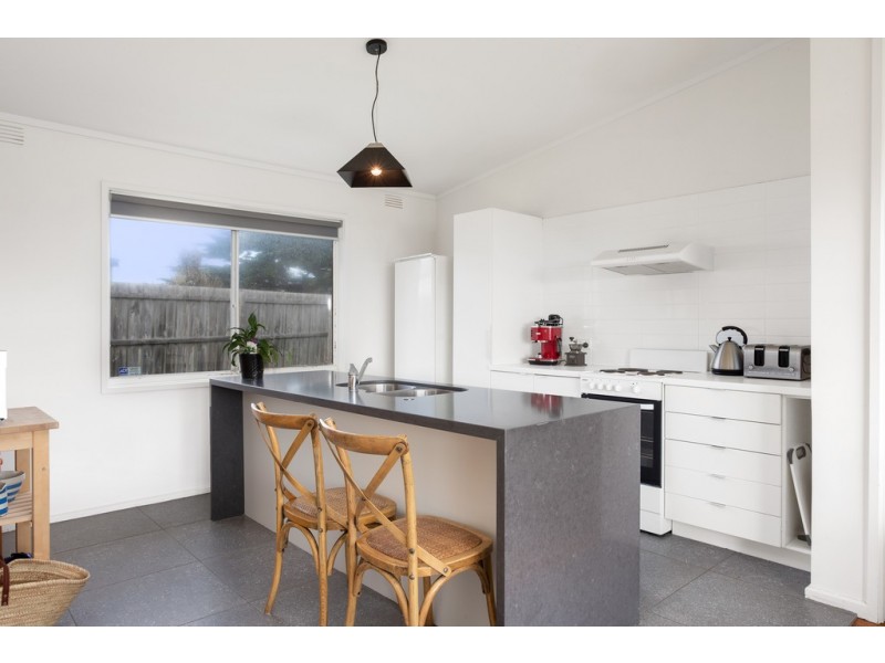 8 Highview Crescent, Surf Beach VIC 3922