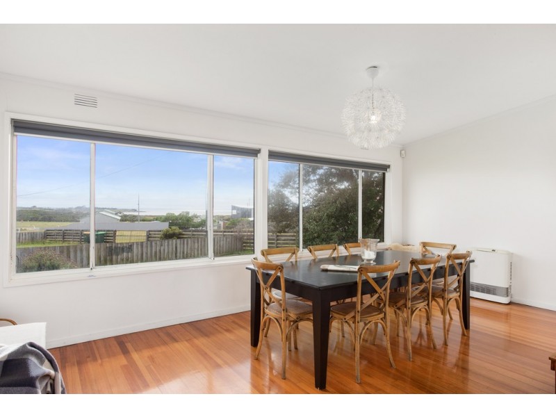 8 Highview Crescent, Surf Beach VIC 3922