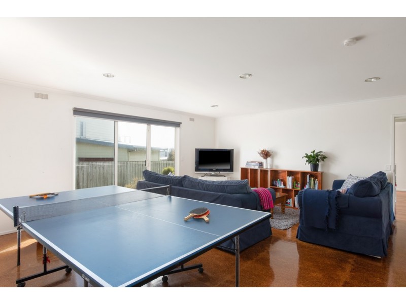 8 Highview Crescent, Surf Beach VIC 3922