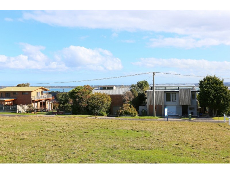 4 The Broadway, San Remo VIC 3925