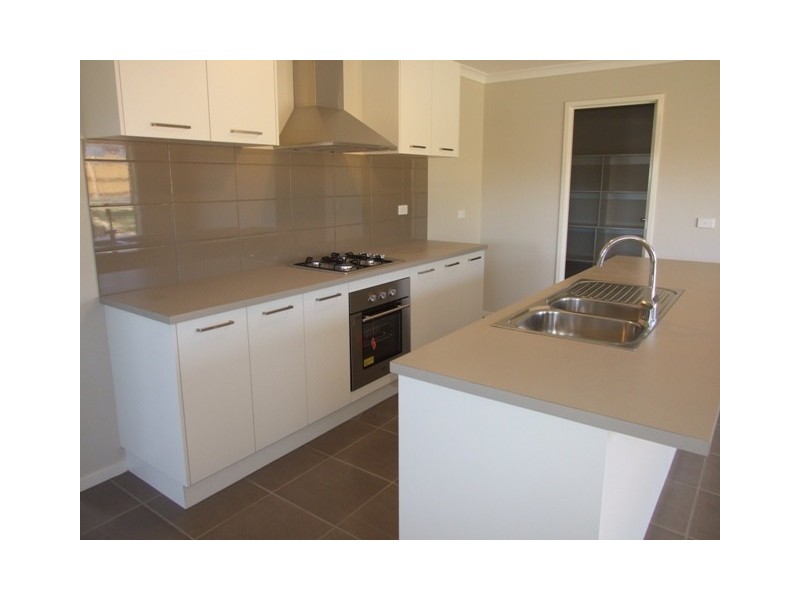 49 Castle Combe Cct, Cowes VIC 3922