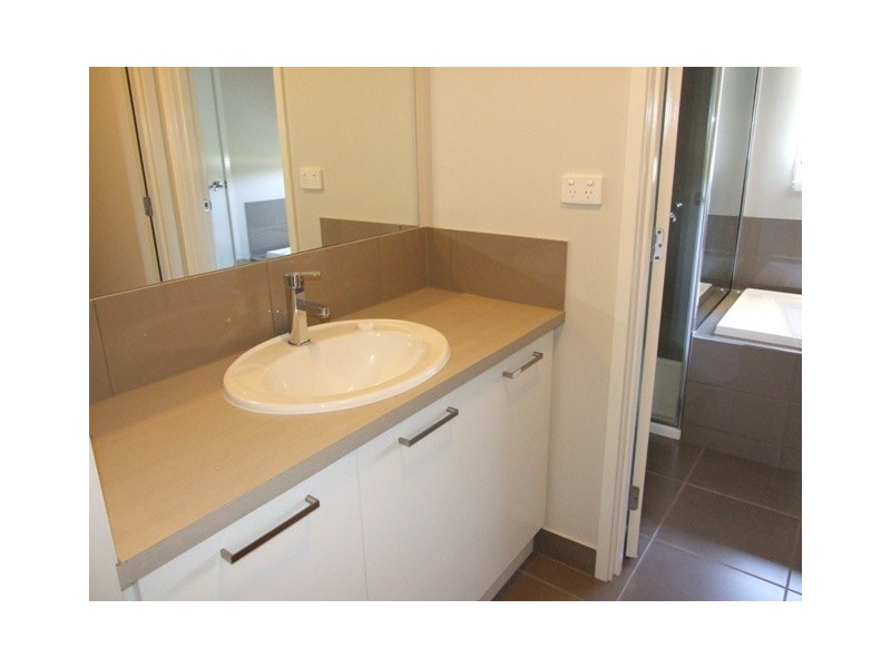 49 Castle Combe Cct, Cowes VIC 3922