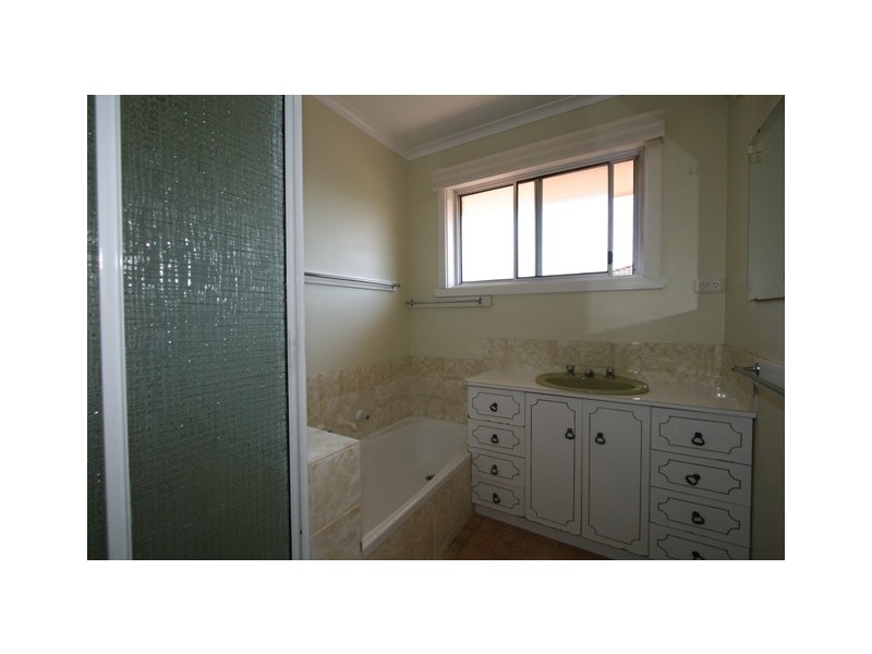 28 Shamrock Avenue, Cowes VIC 3922