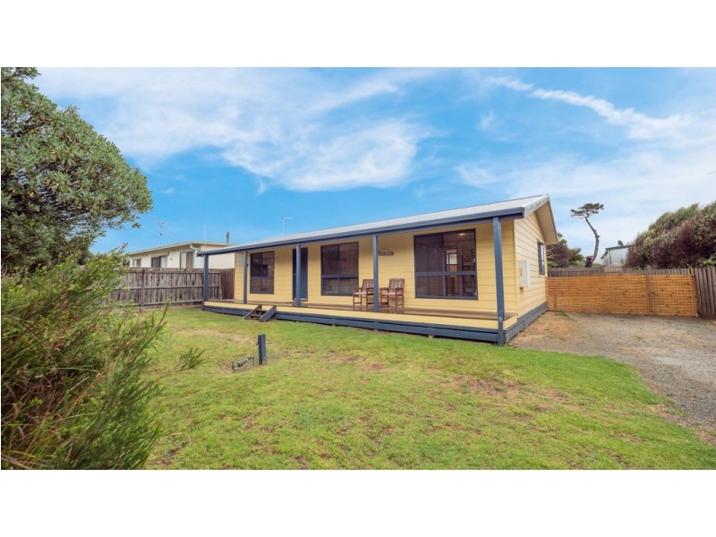 6 Batman Street, Surf Beach VIC 3922