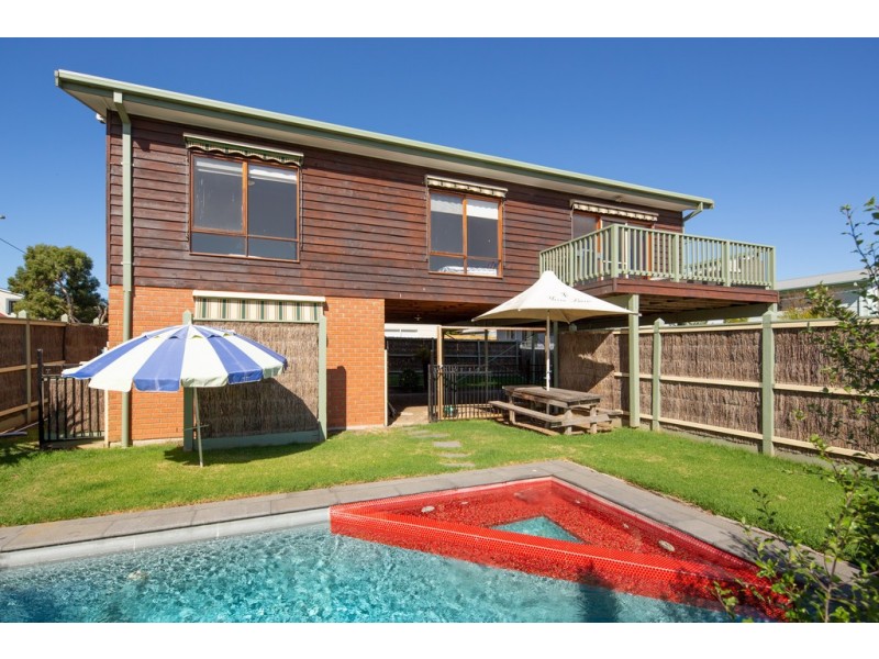 1 Boonderabbi Way, Cowes VIC 3922