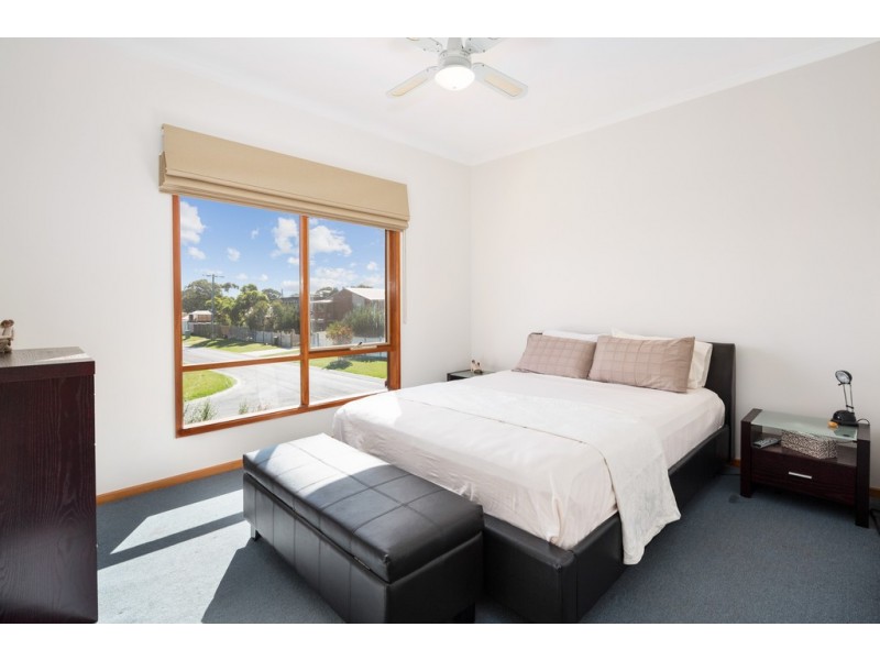 1 Boonderabbi Way, Cowes VIC 3922