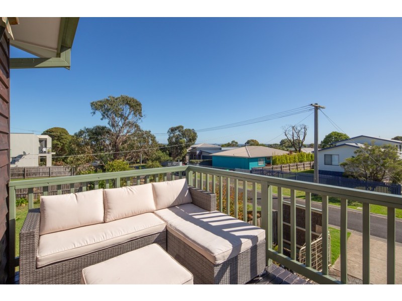 1 Boonderabbi Way, Cowes VIC 3922