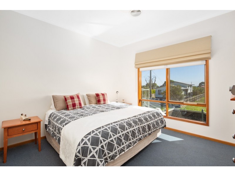 1 Boonderabbi Way, Cowes VIC 3922