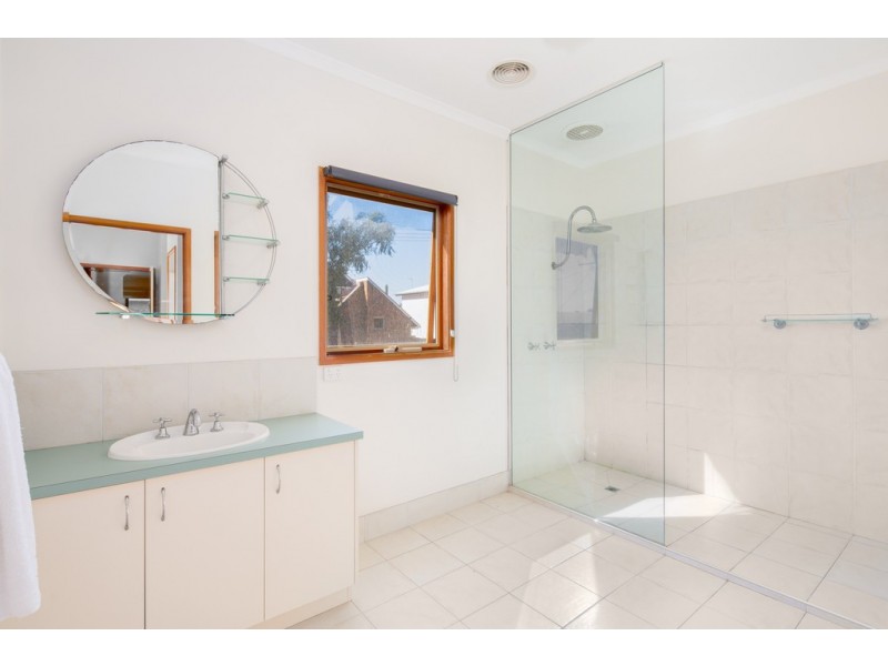 1 Boonderabbi Way, Cowes VIC 3922