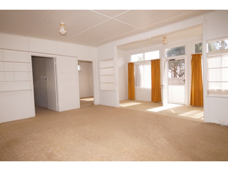 8 Edgar Road, San Remo VIC 3925