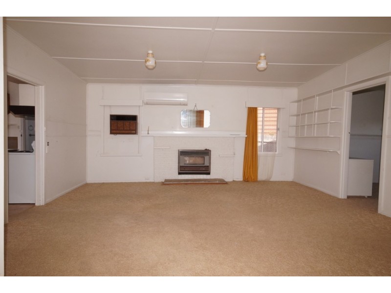 8 Edgar Road, San Remo VIC 3925