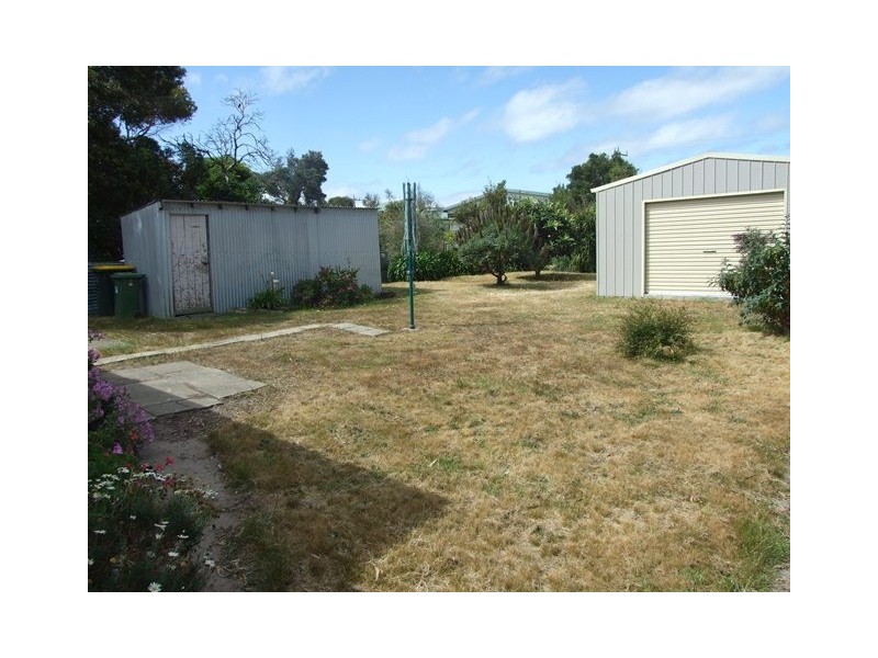 11 Churchill Drive, Cowes VIC 3922