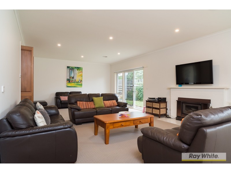 3 Gordon Street, Cowes VIC 3922