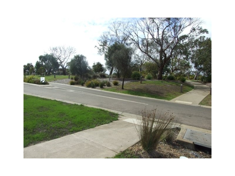 7 Lorikeet Lane, Cowes VIC 3922