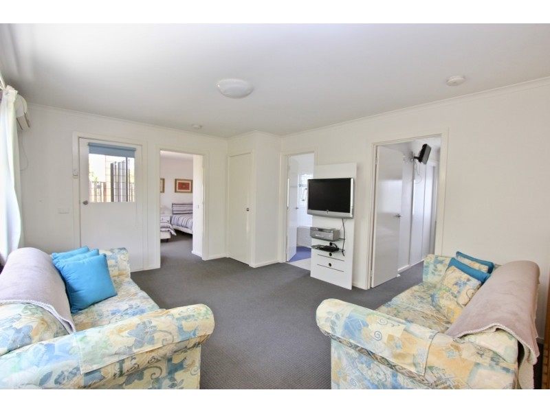 1/26 Douglas Road, Cowes VIC 3922
