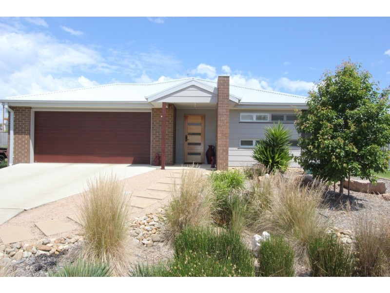 7 Boobook Grove, Cowes VIC 3922