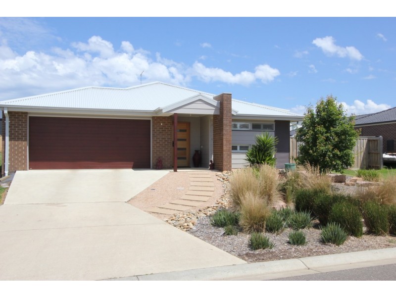 7 Boobook Grove, Cowes VIC 3922