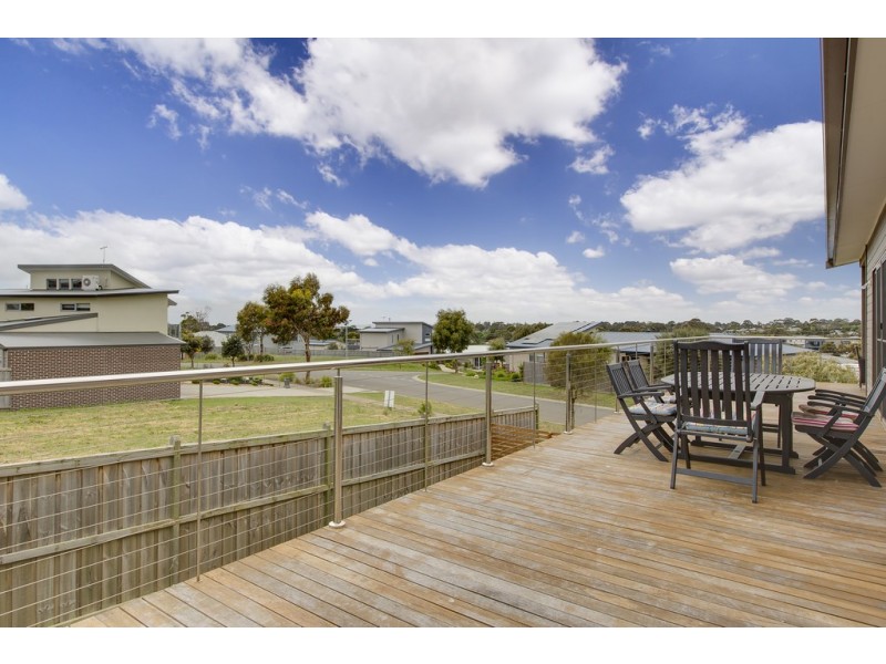 12 Lomandra Drive, Cowes VIC 3922