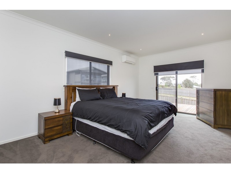 12 Lomandra Drive, Cowes VIC 3922