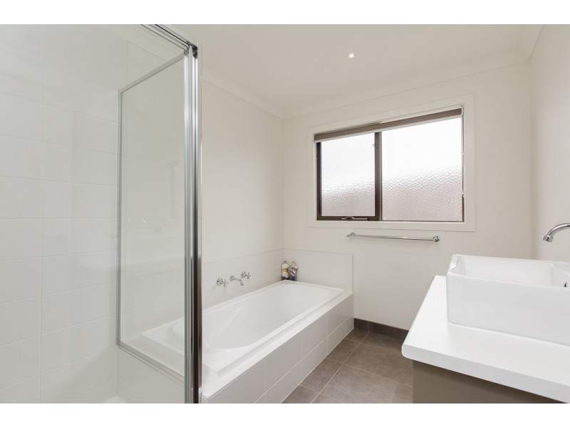 12 Lomandra Drive, Cowes VIC 3922