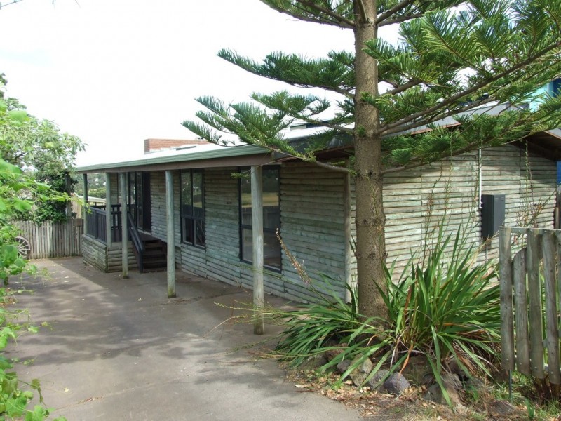 86 Red Rocks Road, Cowes VIC 3922