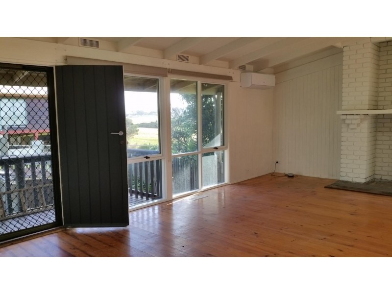 86 Red Rocks Road, Cowes VIC 3922