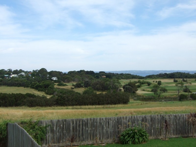 86 Red Rocks Road, Cowes VIC 3922